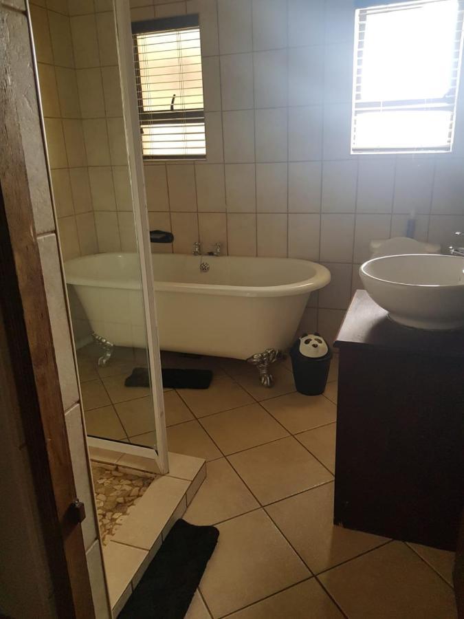 Tsessebe Guesthouse Bloemfontein Exterior photo